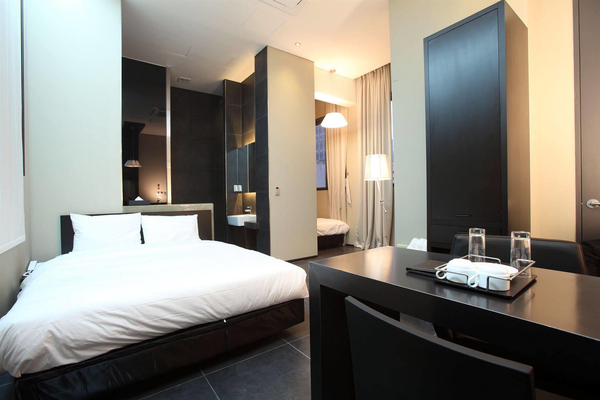 Hotel Irene Myeongdong Seoul Bagian luar foto